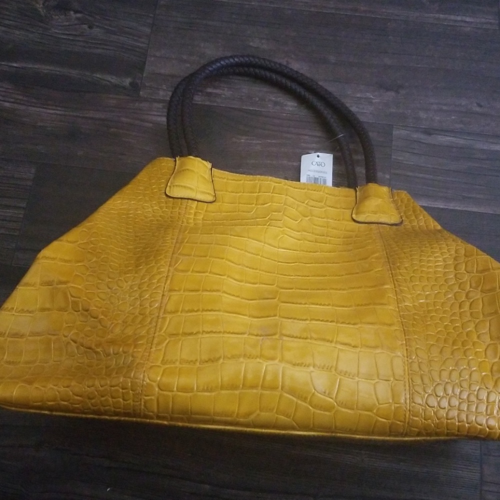 Alligator print handbag great for summer